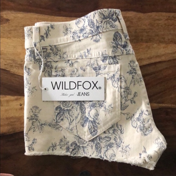 NEW WildFox Lara Mid Rise shorts - Picture 6 of 6